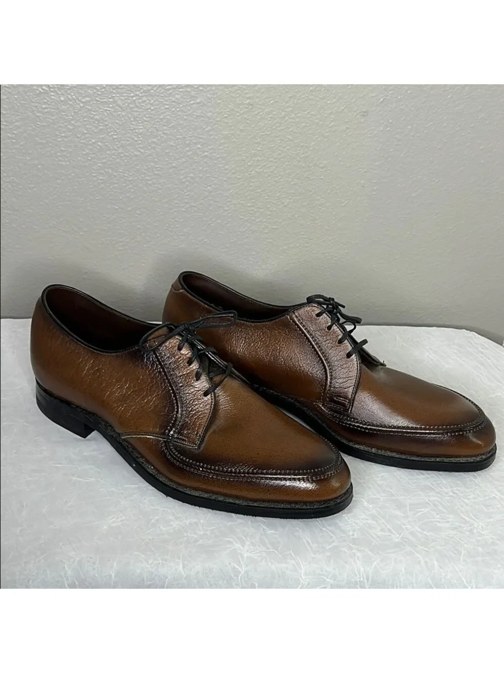 Elegant Brown Leather Oxfords with Brogue Detailing Safety Toe Size 8.5 D